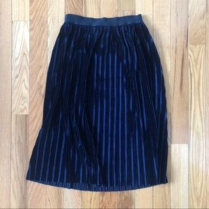 Elegant Blue Pleated Midi Skirt